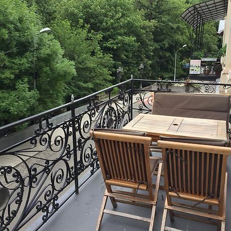 R And B Hotel Borjomi Exterior photo